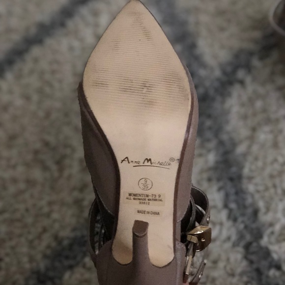 Tan heels size 9 - Picture 4 of 4
